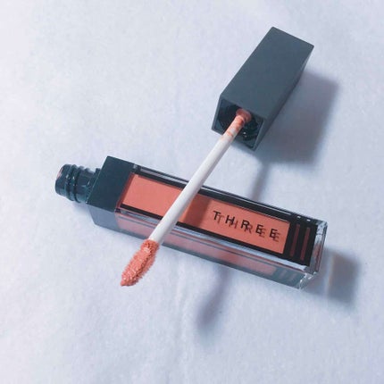 ウイスパーグロスフォーアイ/THREE/リキッドアイシャドウを使ったクチコミ(2枚目)