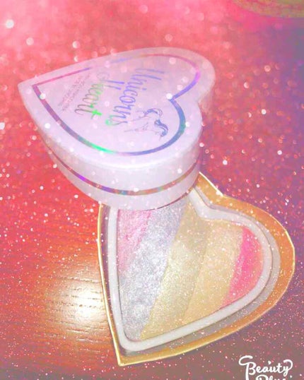 ハートハイライター ユニコーンハート/MAKEUP REVOLUTION/パウダーハイライトを使ったクチコミ(2枚目)