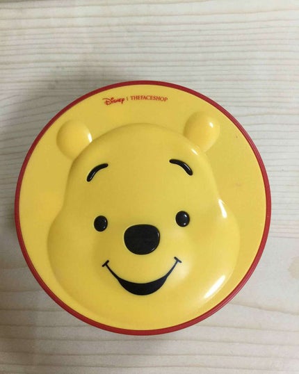 THE FACE SHOP ディズニーCCクーリングクッションのクチコミ「見た目がプーさんでめっちゃかわいい😍😍😍
色はV201 (明るい方)🤤
結構白めかと思いき.....」(1枚目)