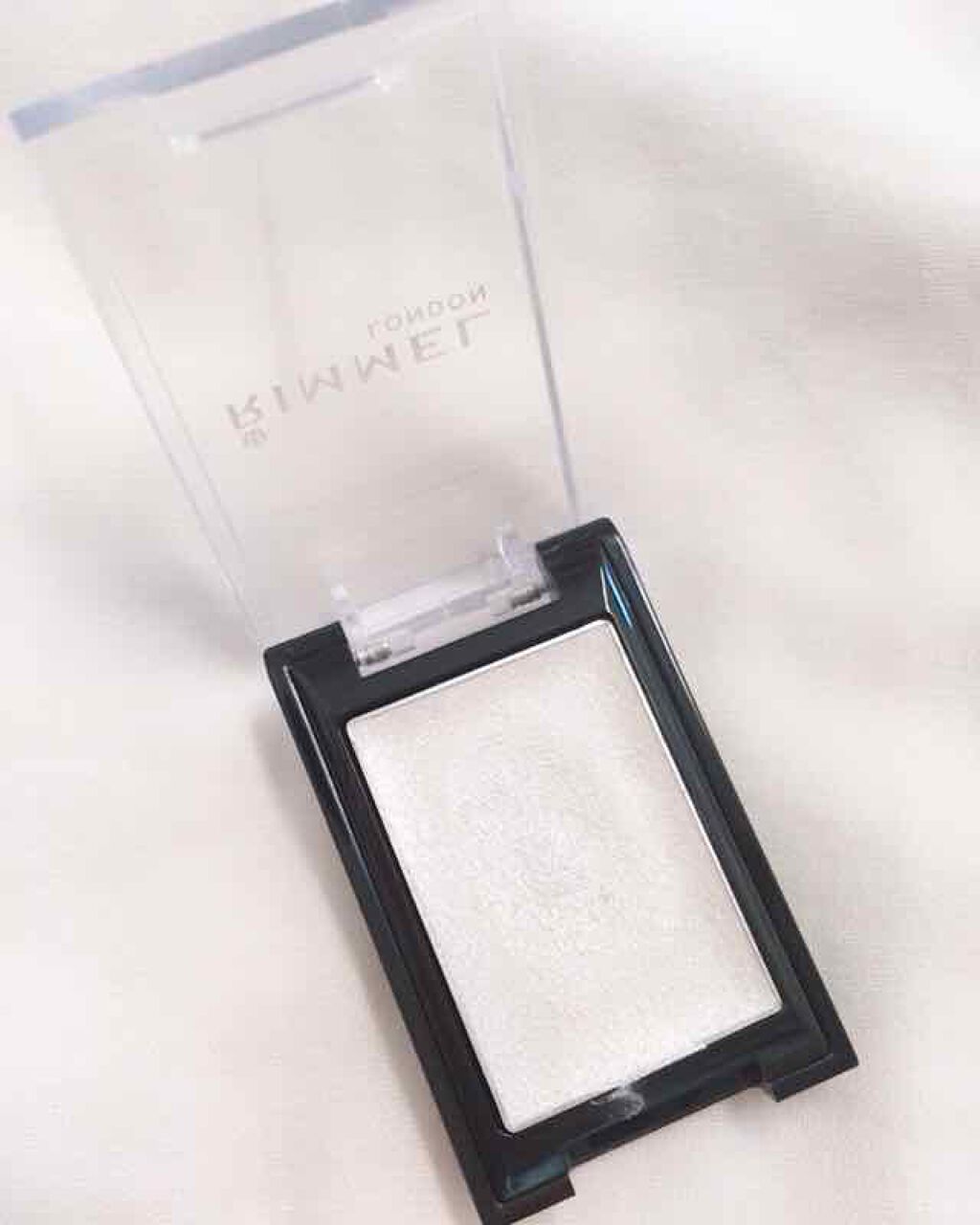 シャイニーオン クリームアイカラー/リンメル ロンドン/ジェル・クリームアイシャドウを使ったクチコミ（2枚目）