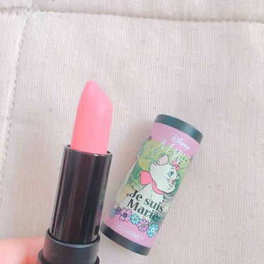 しまむら限定のリップ💄
パケがかわいくて買いました🐱
発色はとっても良くて見たままの色って感じです✨
潤いはあまりないので、上からグロスをつけると◎
