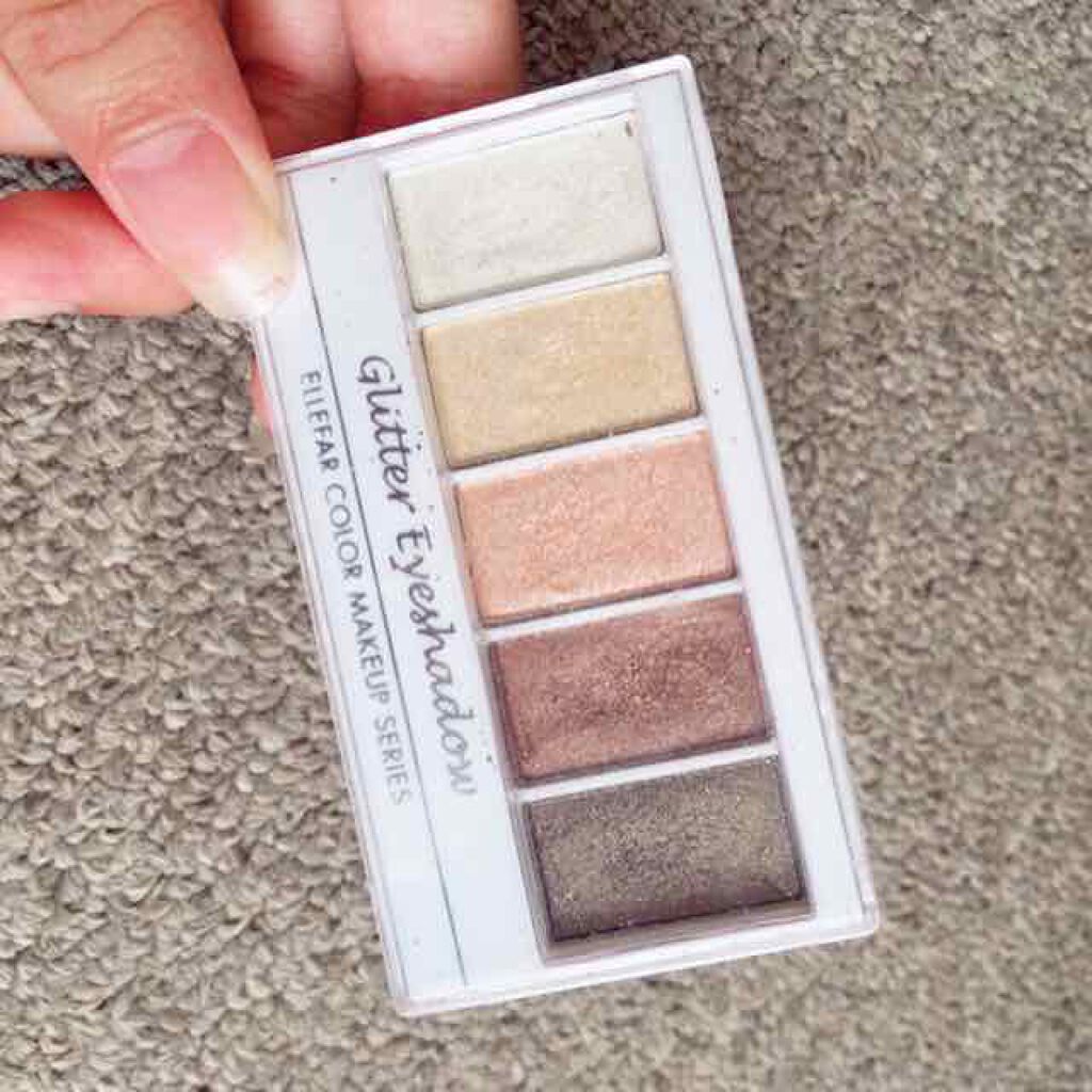 エルファー グリッターアイシャドウ/DAISO/アイシャドウパレットを使ったクチコミ(1枚目)