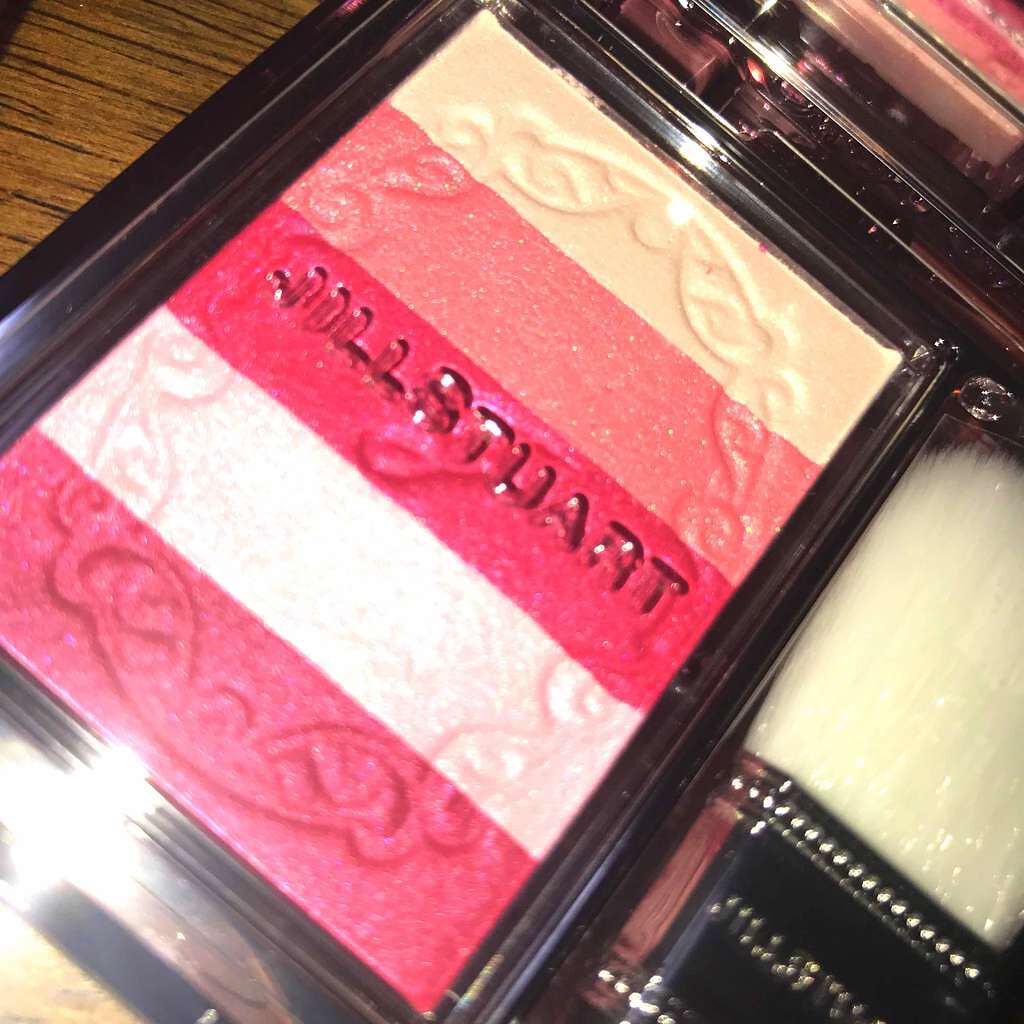 ブルーミングデュー オイルインブラッシュ 07 seductive mum/JILL STUART/パウダーチークを使ったクチコミ（1枚目）