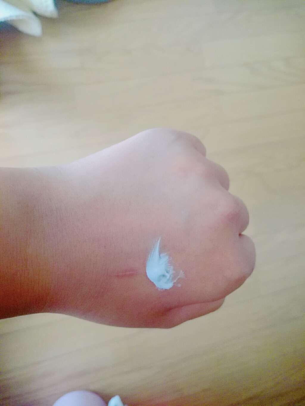 パラソーラ イルミスキンUVエッセンス(旧品)/パラソーラ/日焼け止め・UVケアを使ったクチコミ(3枚目)