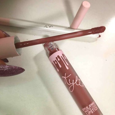 マット リキッド リップスティック/Kylie Cosmetics/口紅を使ったクチコミ（2枚目）