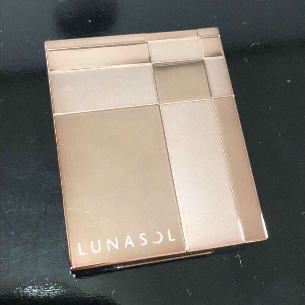 ライティングアイズ/LUNASOL/単色アイシャドウを使ったクチコミ（1枚目）