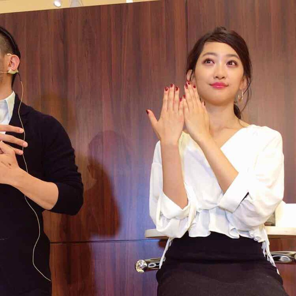 DECORTÉ AQ MW ブレンド ブラッシュのクチコミ「#チーク は2色を混ぜて。内側からではく
#耳から内側に一直線
そうすると正面は旬のカラーレス.....」（1枚目）