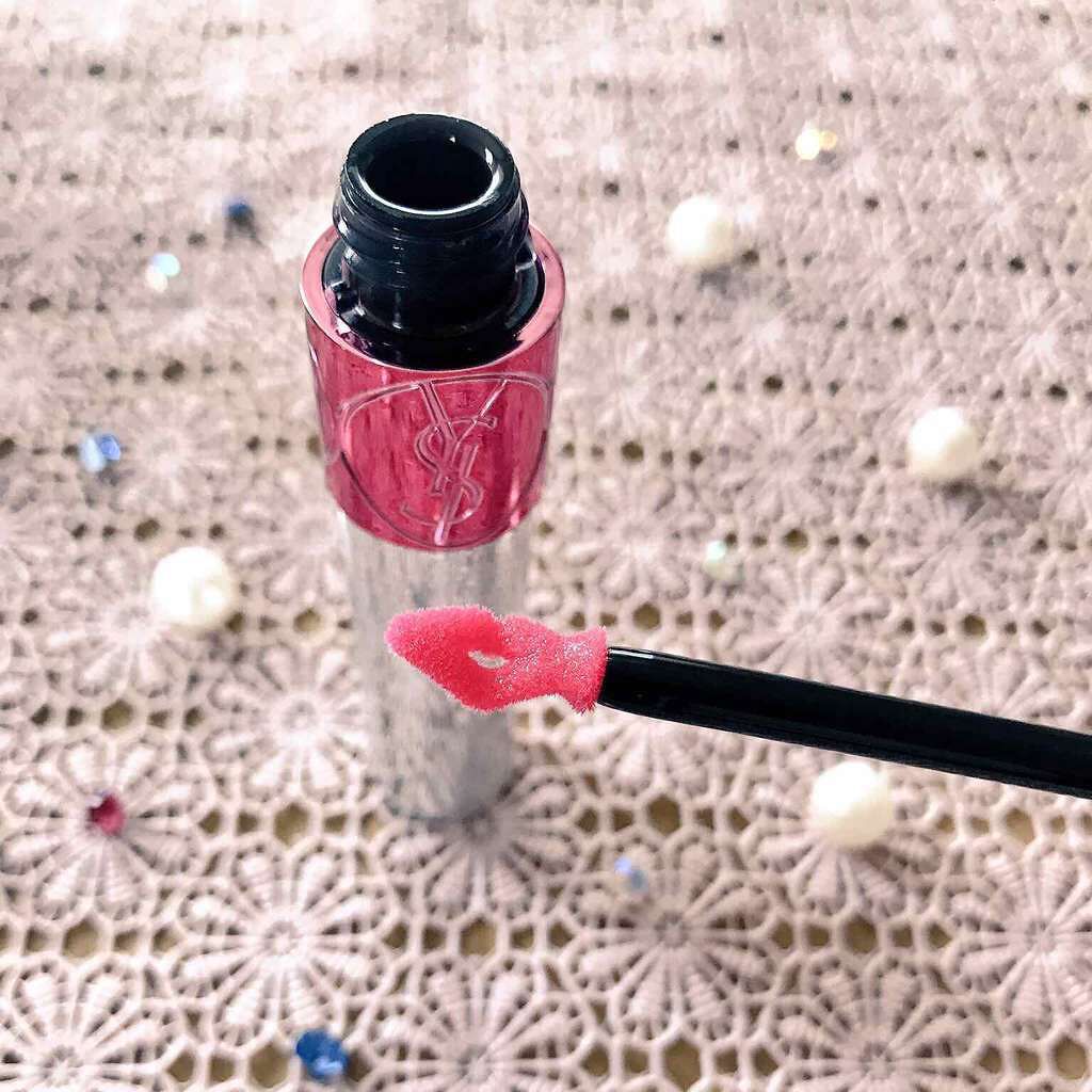 ヴォリュプテ ティントインオイル/YVES SAINT LAURENT BEAUTE/リップグロスを使ったクチコミ(2枚目)