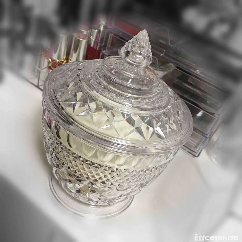 ダイソーのクリスタル風小物入れです❣️¥108
正式名称分からずすみません😱

私はスポンジを入れてます！

ガラスに見えて実はプラスチックなので、割れる心配もなく安心です😎

#ダイソー #DAISO #コスメ収納