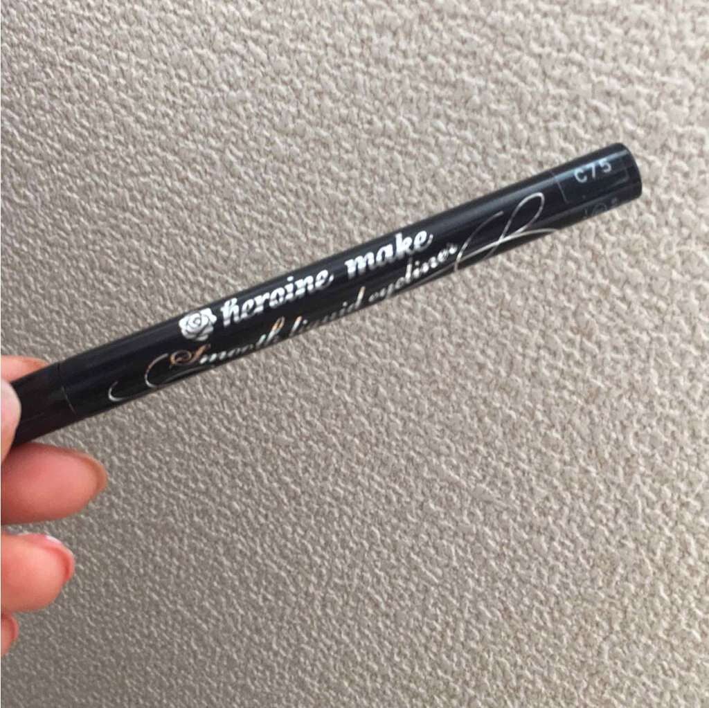 スムースリキッドアイライナー スーパーキープ/ヒロインメイク/リキッドアイライナーを使ったクチコミ(1枚目)