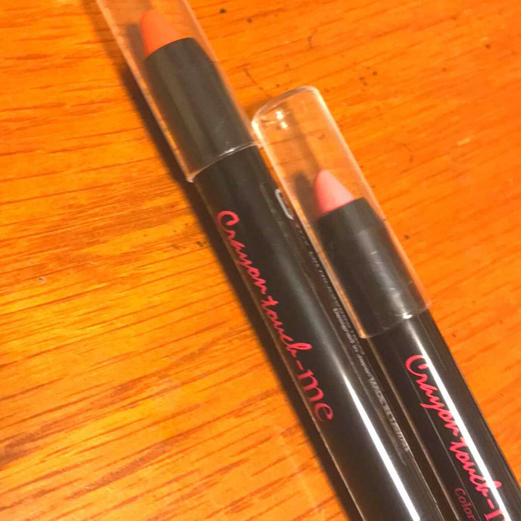 カラフルメイククレヨン/キャンドゥ/スティックアイシャドウを使ったクチコミ（1枚目）