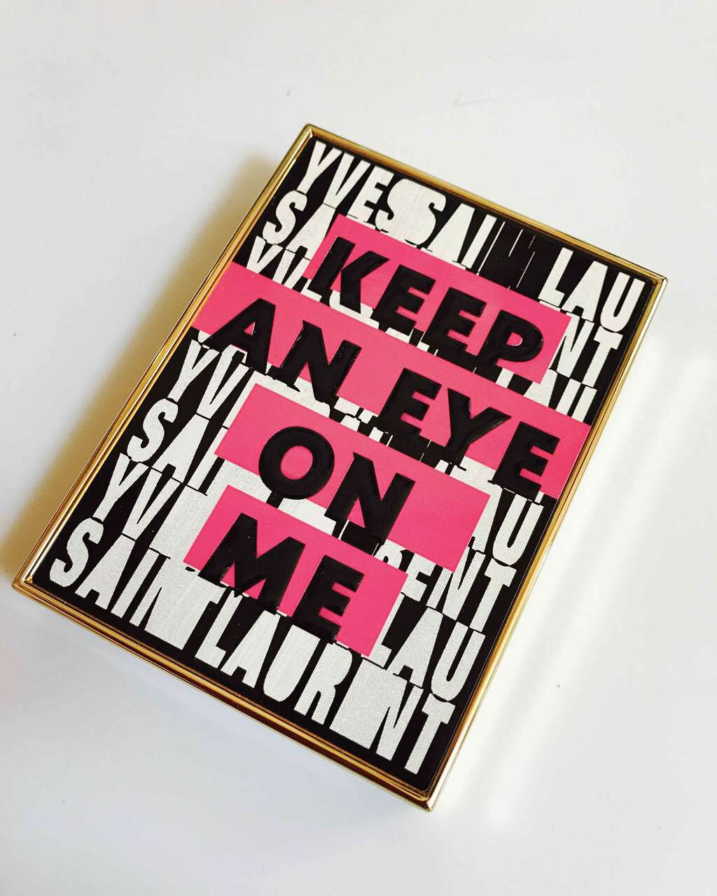 YVES SAINT LAURENT BEAUTE アイパレット ストリート＆アイのクチコミ「こちら限定発売のYSLのアイシャドウパレット♡

5色展開で鮮やかなオレンジや秋に使えそうな深.....」（2枚目）