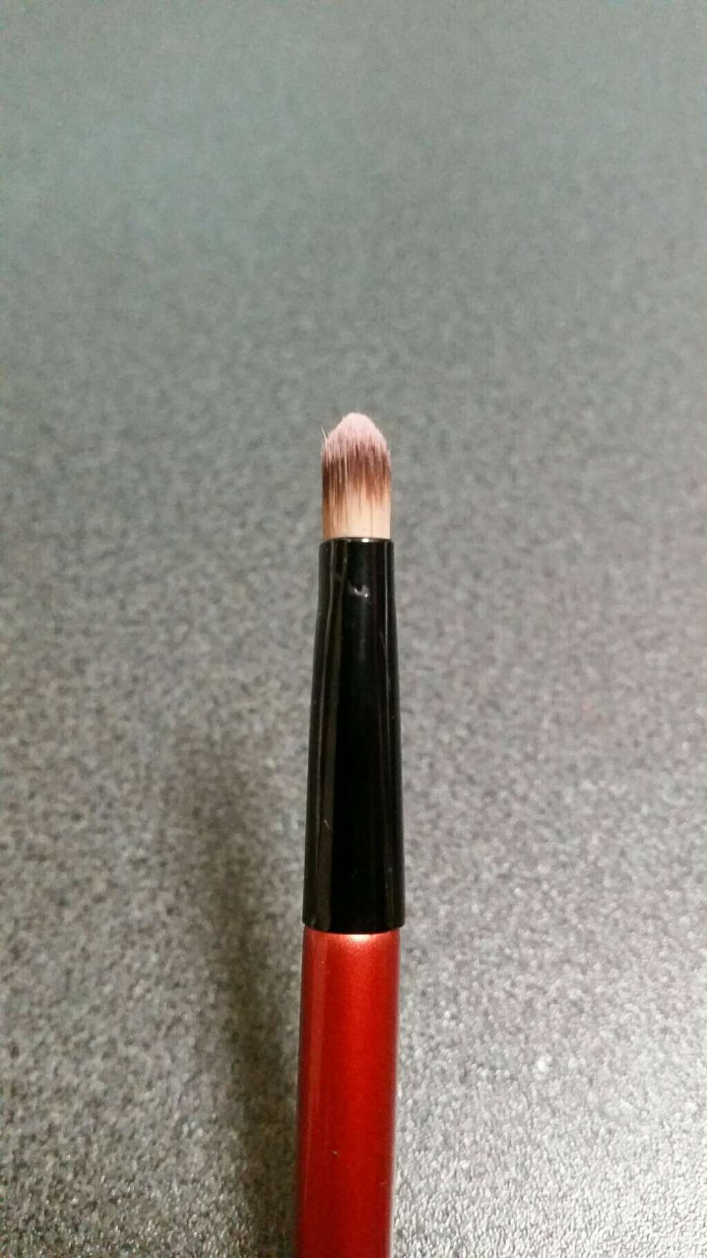 春姫 アイシャドウブラシ/DAISO/メイクブラシを使ったクチコミ（2枚目）