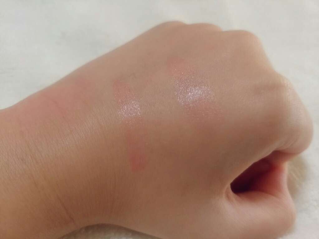 ユイルカレス/ロレアル パリ/リップグロスを使ったクチコミ(4枚目)