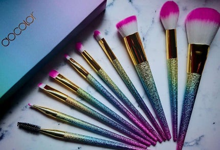 Docolor 幻のレインボーブラシのクチコミ「触り心地も柔らかく使いやすいです。
化粧も綺麗にのります(*˙˘˙*)
見た目が可愛いので化粧.....」(1枚目)