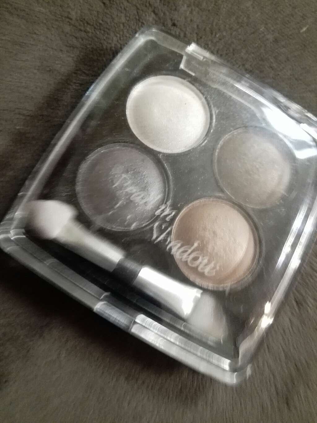 エルファー パールインアイシャドウ/DAISO/アイシャドウパレットを使ったクチコミ（1枚目）