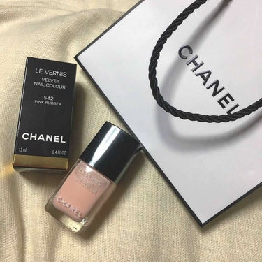 CHANEL ヴェルニ ヴェルヴェットのクチコミ「とってもマットに仕上がって速乾性があるのですが、剥がれやすいところが難点かと思います🤔
トップ.....」（1枚目）