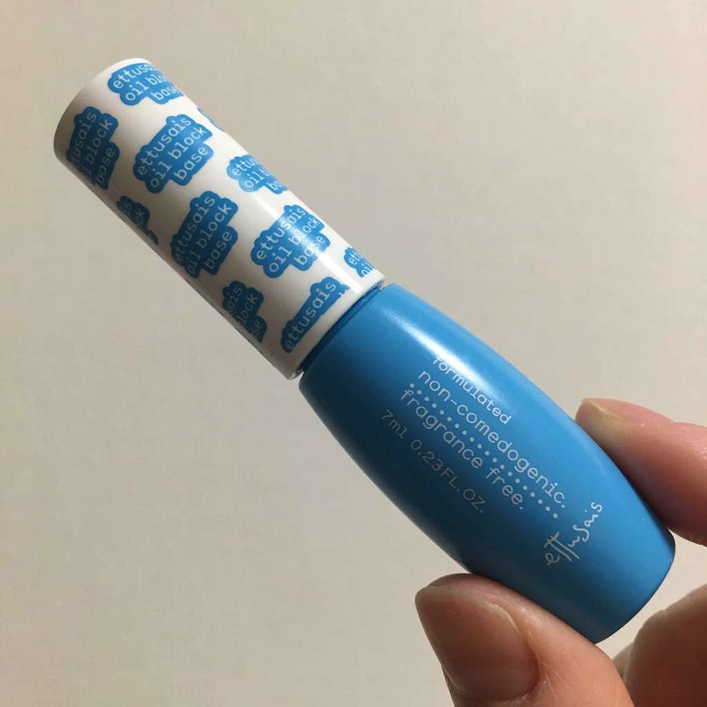 エテュセのオイルブロックベース🌟

これはもうなくてはならないコスメの１つです💯
塗るの忘れた時は焦ります😂

私は混合肌なので鼻周りだけに塗ってます👃

汗をかかなくても時間が経つだけで皮脂でテカっていた鼻が、
これ塗るだけで全然