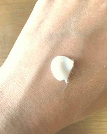 チェリーブロッサム ソフトハンドクリーム/L'OCCITANE/ハンドクリームを使ったクチコミ(2枚目)