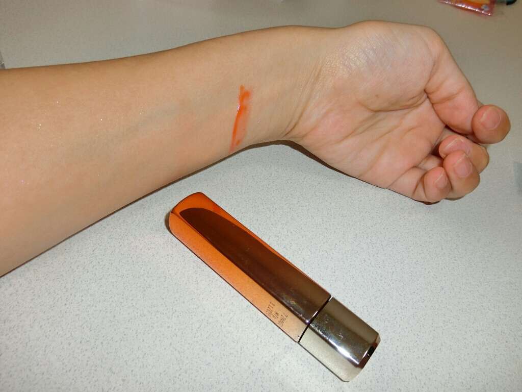 ユイルカレス/ロレアル パリ/リップグロスを使ったクチコミ(2枚目)