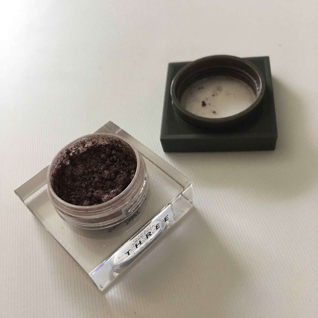 シマリングカラーヴェール ステートメント/THREE/単色アイシャドウを使ったクチコミ(1枚目)