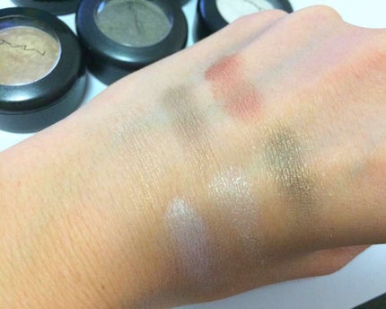 スモール アイシャドウ/M・A・C/単色アイシャドウを使ったクチコミ(2枚目)