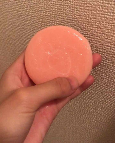 Daily Skin strawberry milk soapのクチコミ「めっちゃ美味しそうな苺の匂いしてるからホントに肌荒れに効くのかな？って思ってたけど、めっちゃい.....」（2枚目）