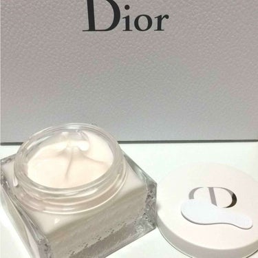 Dior ミス ディオール ボディ クリームのクチコミ「なぜかLIPSでは金額が7000円になっていますが税込10800円で購入しました。

ノビがと.....」（2枚目）