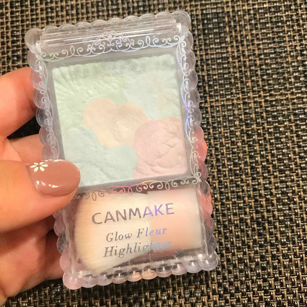 グロウフルールハイライター/キャンメイク/パウダーハイライトを使ったクチコミ（1枚目）
