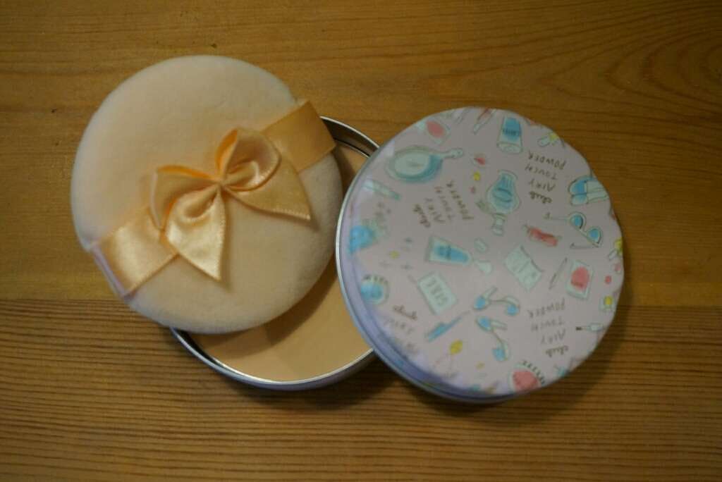 エアリータッチパウダー/クラブ/プレストパウダーを使ったクチコミ(2枚目)