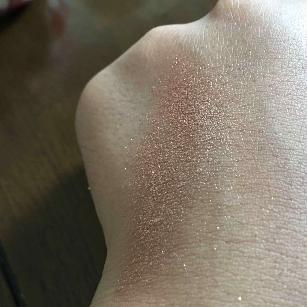 シャイニーシャドウ N/excel/単色アイシャドウを使ったクチコミ（3枚目）