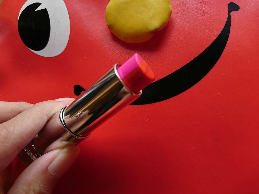リップ フラッシュ ビッテン ストロボ/MAYBELLINE NEW YORK/口紅を使ったクチコミ(2枚目)