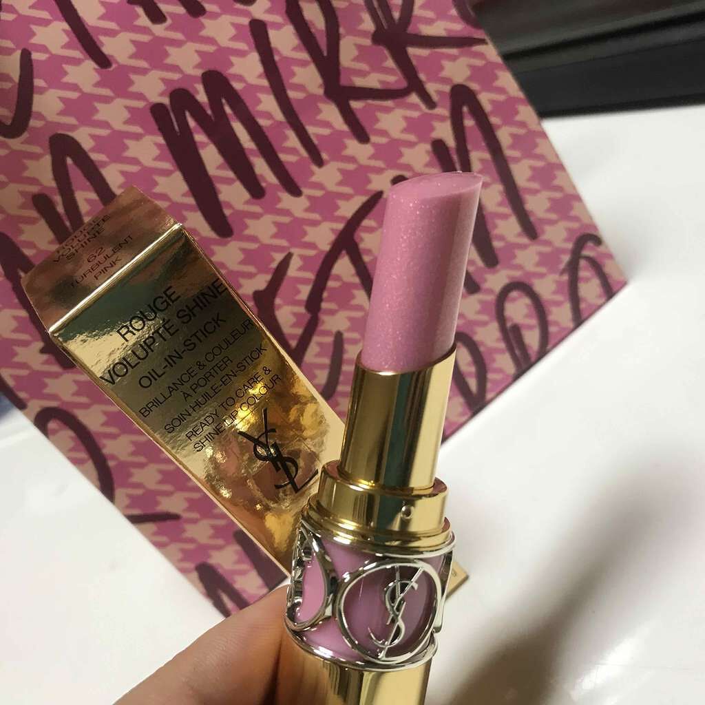 ルージュ ヴォリュプテ シャイン/YVES SAINT LAURENT BEAUTE/口紅を使ったクチコミ（2枚目）