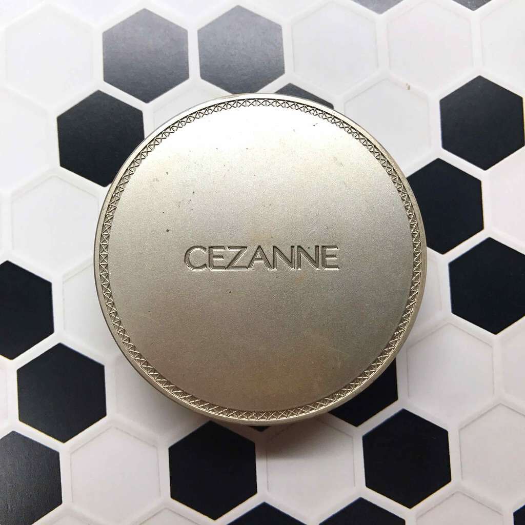 UVシルクフェイスパウダー/CEZANNE/プレストパウダーを使ったクチコミ(1枚目)