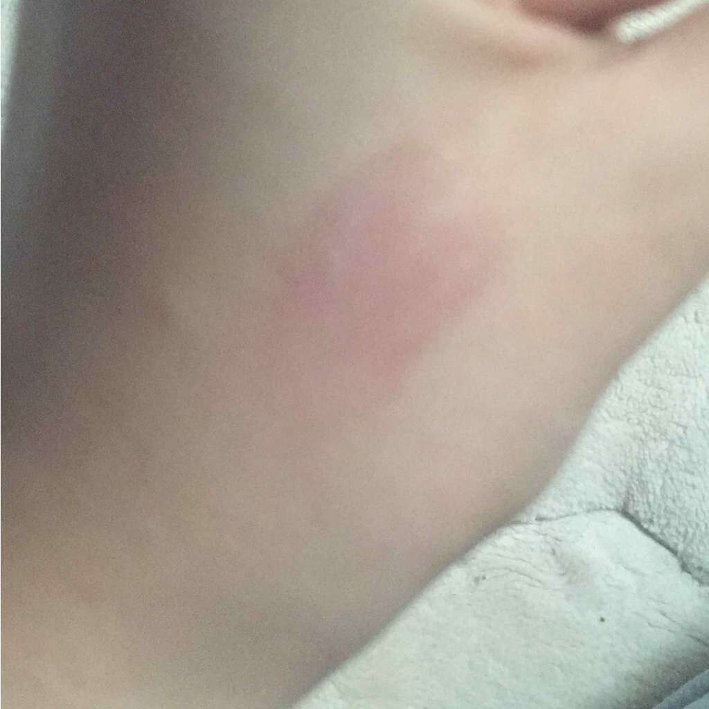 モイストピュアカラーリップ/ニベア/リップクリームを使ったクチコミ(2枚目)