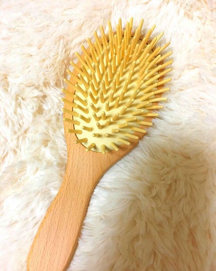 無印良品 木柄頭皮ケアブラシのクチコミ「無印良品 木柄 頭皮ケアブラシ
こちらの商品は、無印で購入しました😊
ボディもとかす部分も.....」(2枚目)