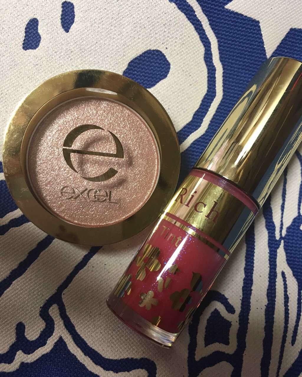 シャイニーシャドウ N/excel/単色アイシャドウを使ったクチコミ(1枚目)