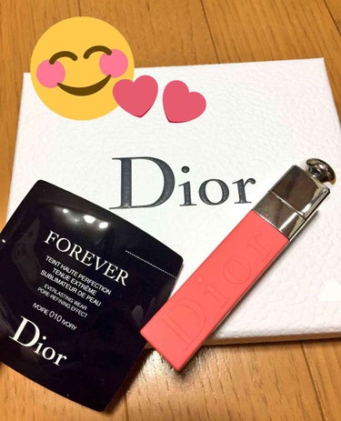 
届いたー！Diorのティント💋


Dior Addict LIP TATOO
        ナチュラルコーラル

見た目も可愛いですし
発色も良くて買ってよかったです🙆💓
ただちょっと乾燥が気にな