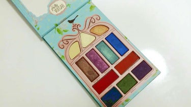 SEPHORA Pretty VulgarPretty Birdie Eyeshadow Paletteのクチコミ「pretty vulgarのコスメはどれもパケが可愛すぎて、このアイパレットも絶対欲しくてse.....」（2枚目）