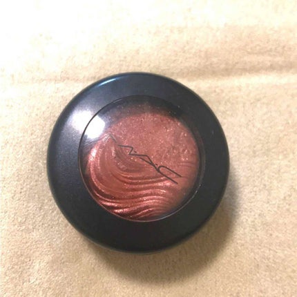 エクストラ ディメンション アイシャドウ アマラス アロイ/M・A・C/単色アイシャドウを使ったクチコミ(1枚目)