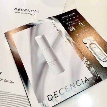 DECENCIA エンリッチ ブースターセラムのクチコミ「先日#DECENCIA より
DMと共に新しい美容液のサンプルが
入ってました。


#ディセ.....」（1枚目）