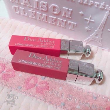 ♡ Dior addict リップティント 
451 ナチュラルコーラル
351 ナチュラルヌード
¥3,600

こちらは発売される前から話題になり、売り切れ続出でしばらく買えなかったのですが無事に本