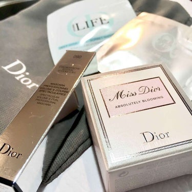 Dior 【旧】マスカラ ディオールショウ アイコニック オーバーカール ウォータープルーフのクチコミ「Diorでオンライン購入していた
お品が届きました。
癒されるために今回もラッピングで。
無料.....」（3枚目）
