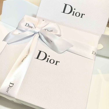 Dior 【旧】マスカラ ディオールショウ アイコニック オーバーカール ウォータープルーフのクチコミ「Diorでオンライン購入していた
お品が届きました。
癒されるために今回もラッピングで。
無料.....」（1枚目）