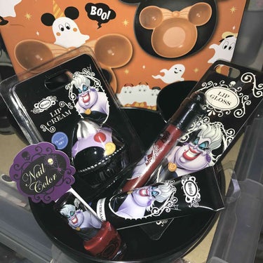 ディズニーストア ディズニーストア リップバームのクチコミ「アースラ様♡
ハロウィンサイコー(*´ェ`*)ウホッ❤

ジャスミンもかわいい♡

これは飾っ.....」（1枚目）