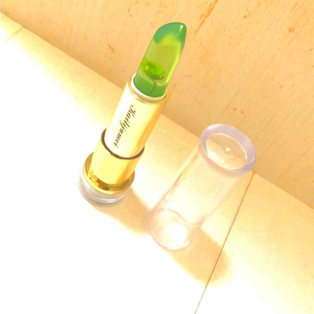 ゆうな on LIPS 「カイリジュメイの金箔なし❗️緑色のフラワーです☘️温度で色が変..」(2枚目)