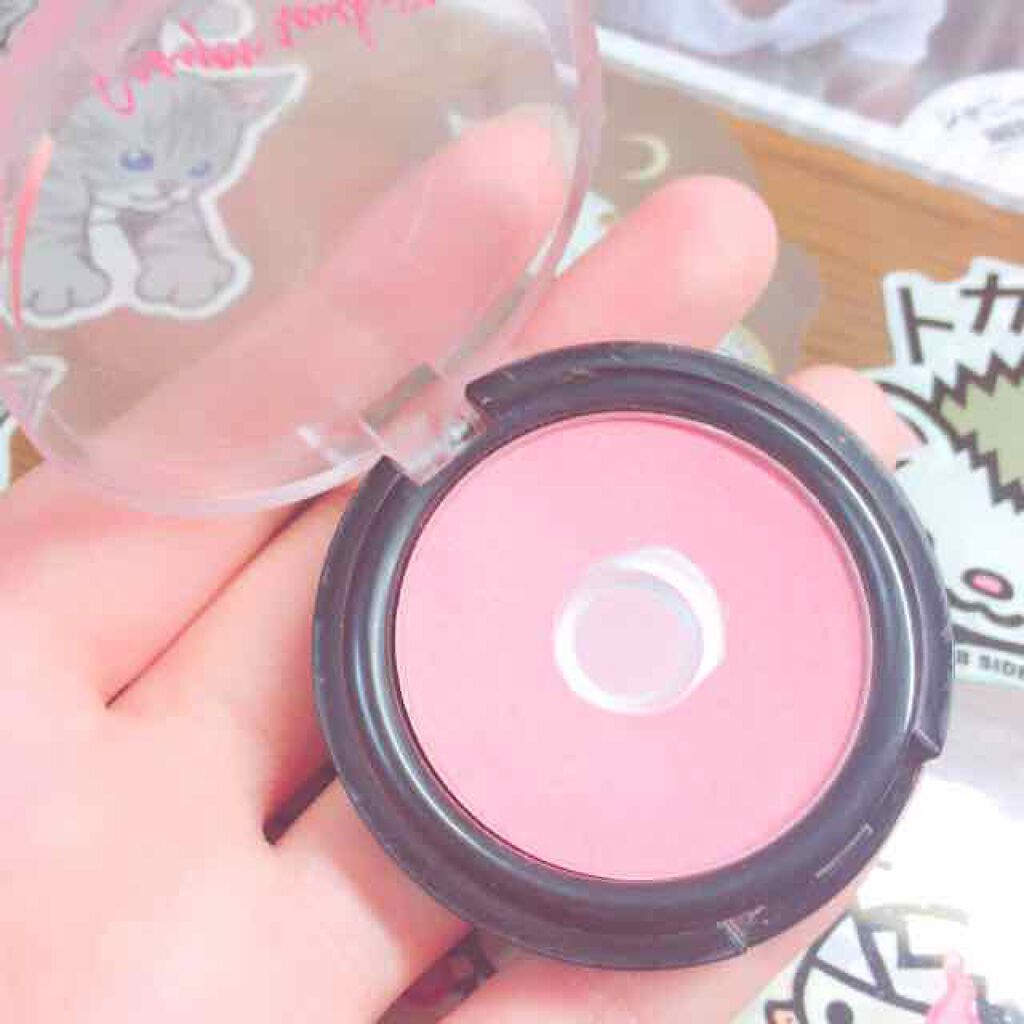 さき on LIPS 「百均で購入したピンクのチークです。薄づきなので自分で色を調節で..」(2枚目)