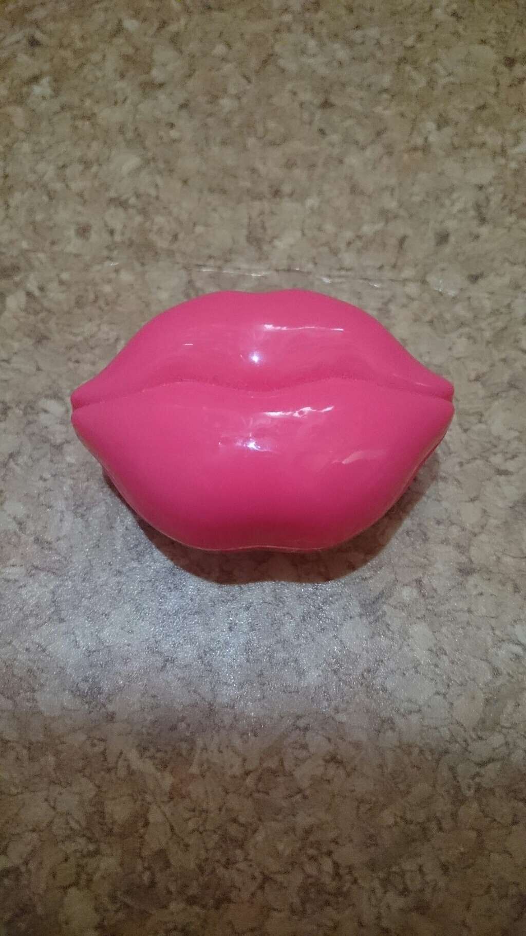 キスキス リップエッセンス バーム/TONYMOLY/リップバームを使ったクチコミ(1枚目)