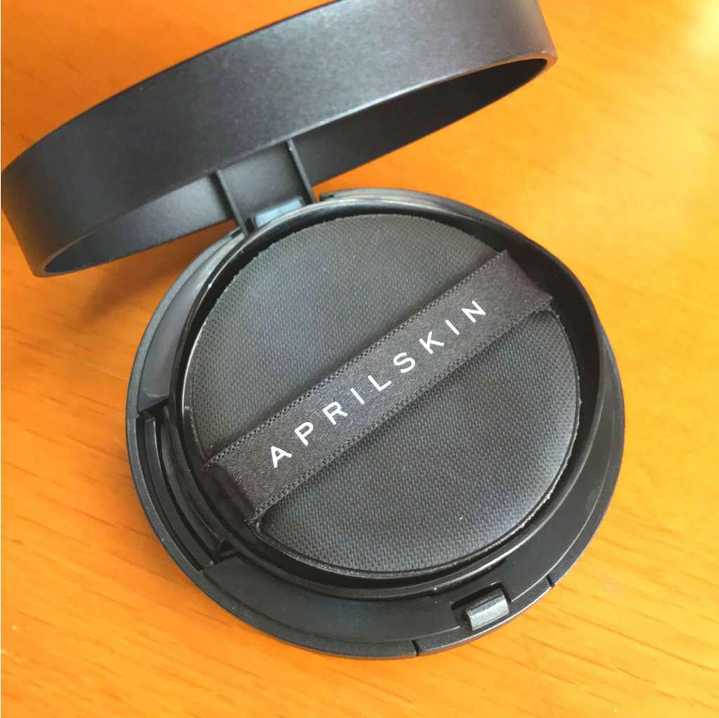 マジックスノークッション ブラック 2.0/APRILSKIN/クッションファンデーションを使ったクチコミ(1枚目)