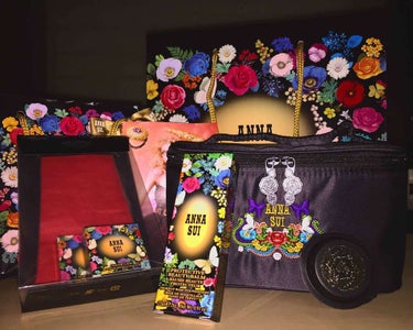 🌸ANNA SUI 🌺
プロアクティブ ビューティー バーム 01
リップ＆フェイスカラー G 303
カラー ケース
パウダー ファンデーション M 102 （サンプル）
バニティ ポーチ （プレゼン